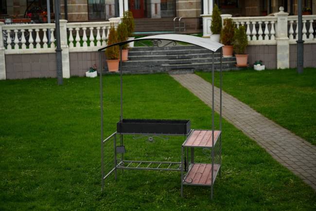 Мангал для дачи с крышей мм-26 Мангал для дачи с крышей мм-26