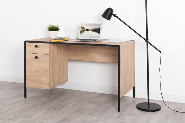 Стол письменный Брюс 12.157 цвет чёрный/Battle rock Santiago/столешница МДФ ель карпатская